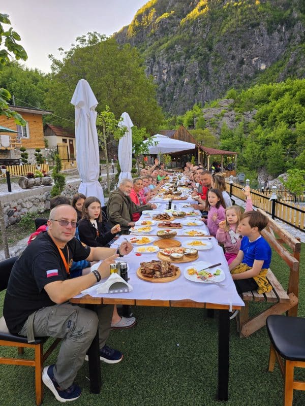 Albania - wspólna kolacja